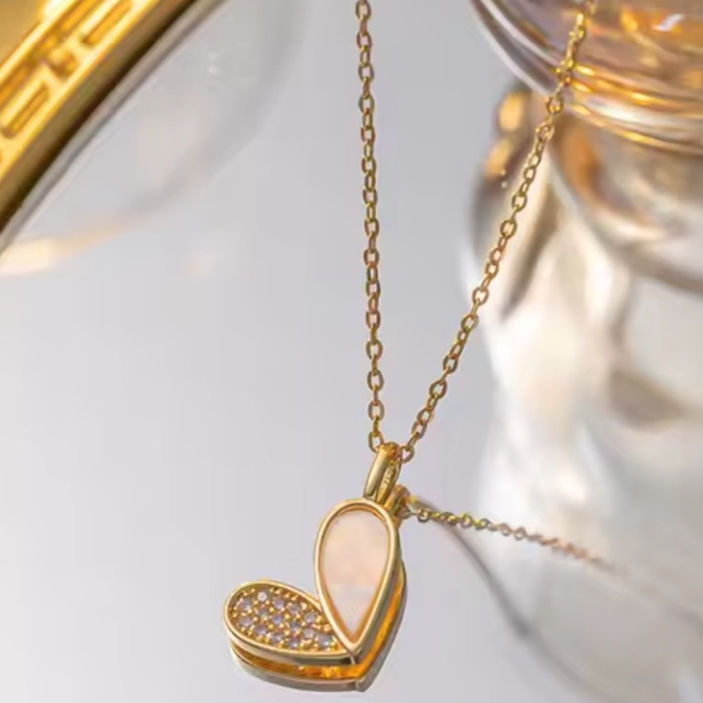 Heart Shell Neckless - Picture 6 of 7